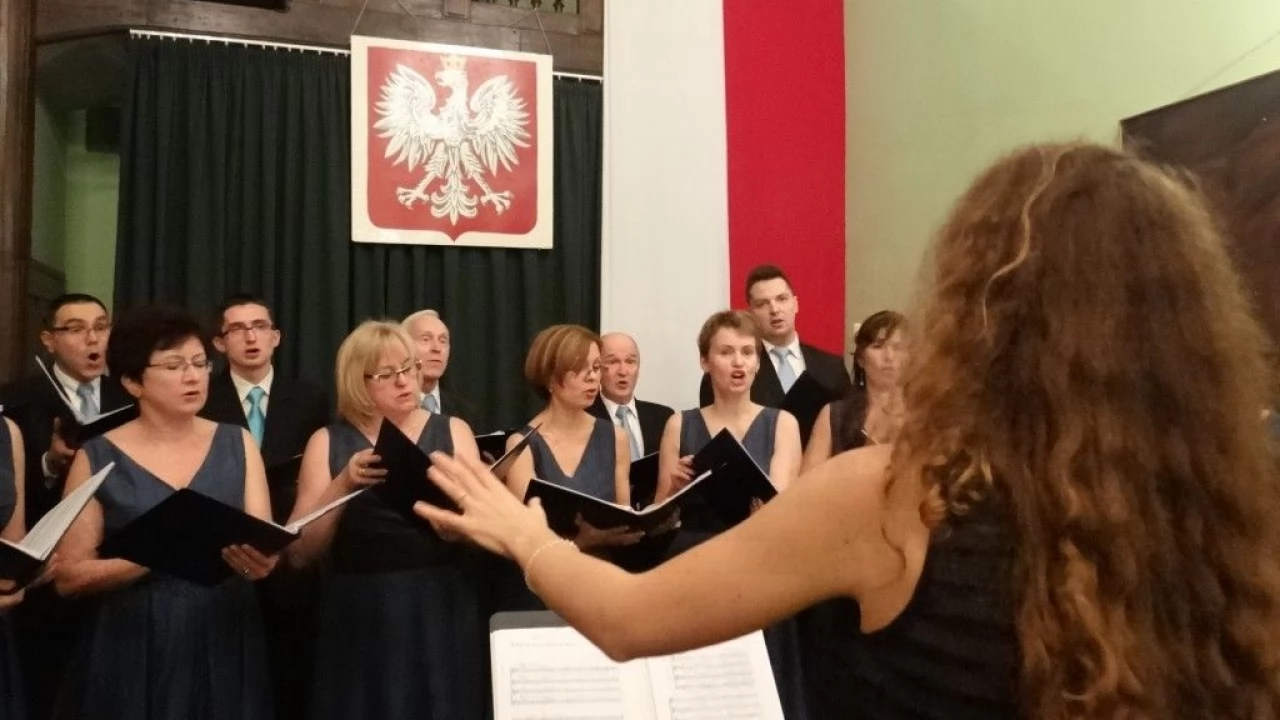 XXVI Gniewskie Spotkania Kameralne - patriotyczny koncert chóru na początek