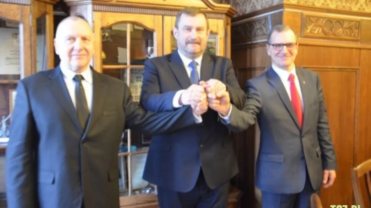 Karty rozdane - miastem i powiatem będzie rządzić koalicja PnP, PO i KKR
