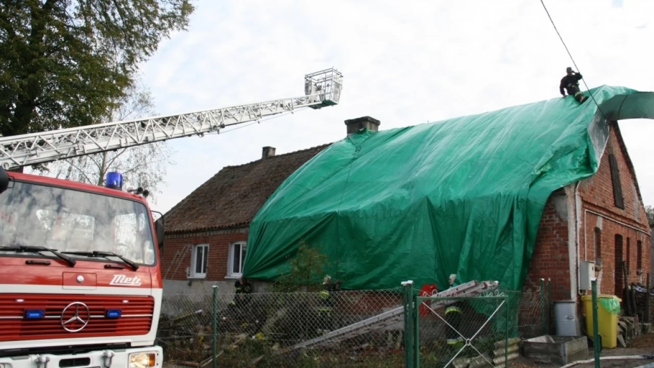 9 zastępów strażackich gasiło pożar w Gogolewie