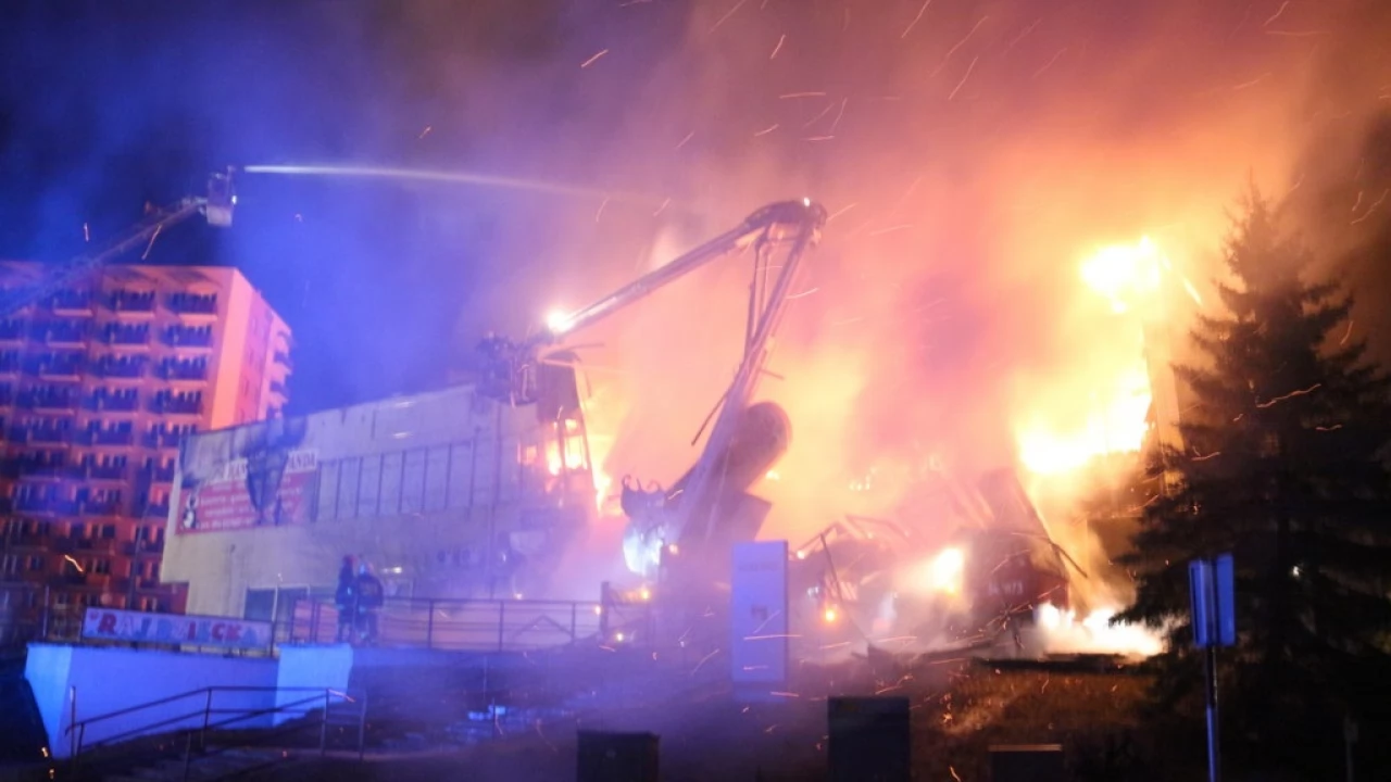 "Retman" w płomieniach. Olbrzymie straty, akcja gaśnicza trwa