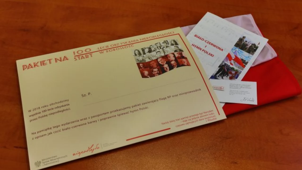 Pakiet na 100-lecie odzyskania niepodległości dla 18-latków, którzy pierwszy raz otrzymają paszport