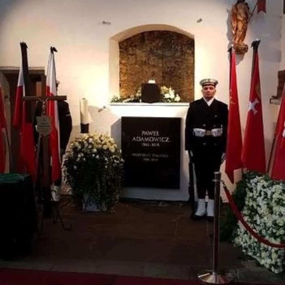45 tysięcy osób pożegnało prezydenta Pawła Adamowicza