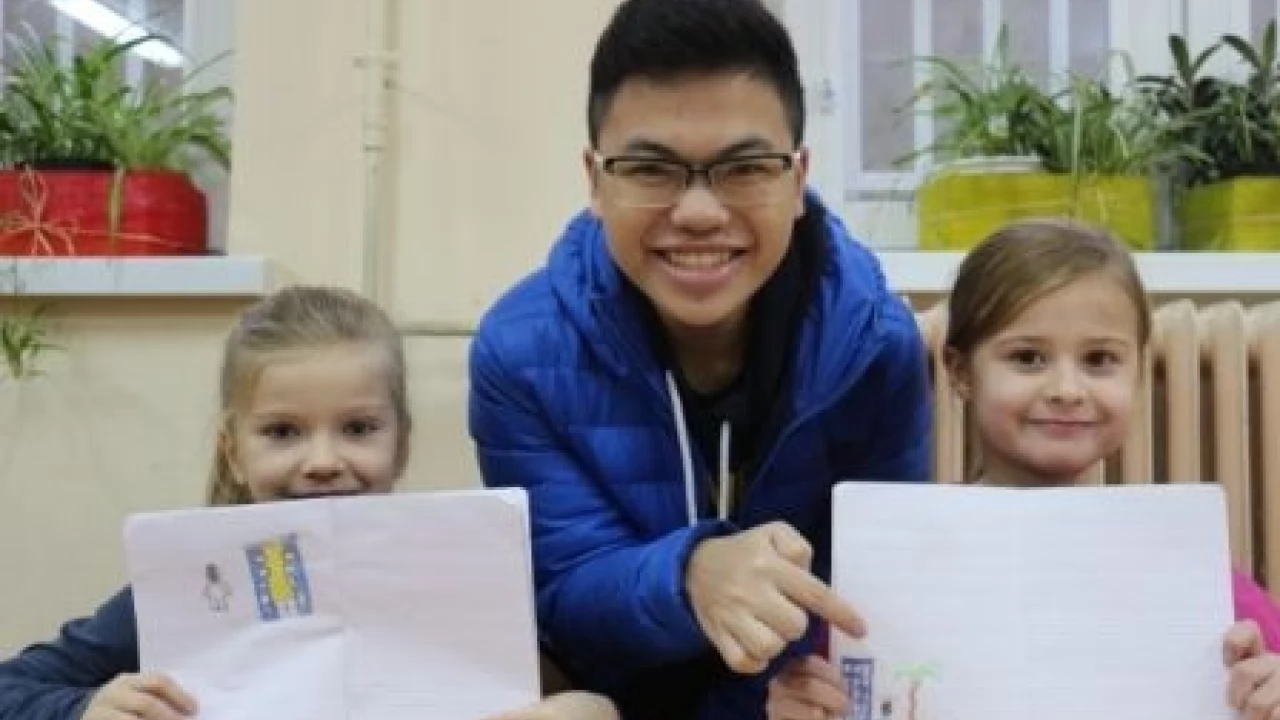 Goście z Azerbejdżanu i Hong Kongu z wizytą w Sportowej Szkole Podstawowej nr 2