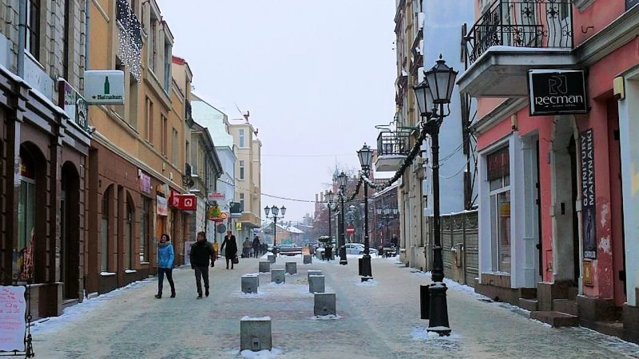 Stare Miasto "do wynajęcia", "na sprzedaż", "wolne od...". Co sprawdzi się w tym miejscu?