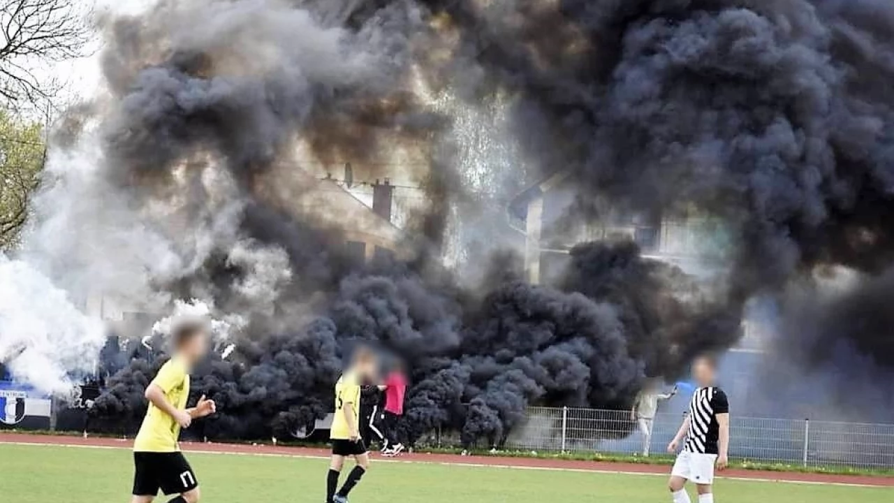 Będą kary za race na stadionie. Wśród ustalonych przez policję także nieletni