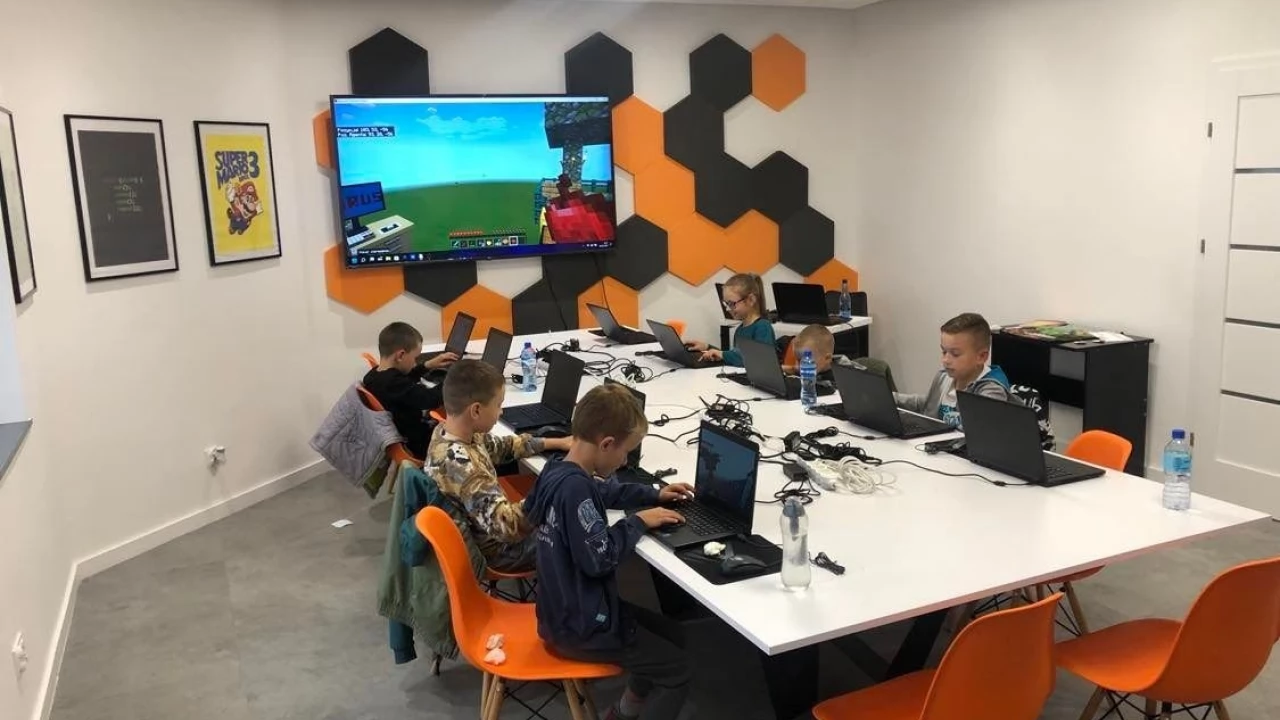 Największe bezpłatne warsztaty programistyczne "Koduj z Gigantami" w Tczewie już za nami