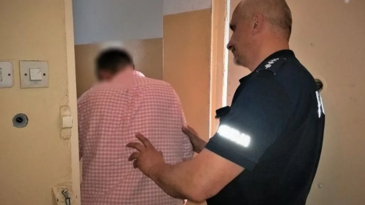 Pobił trzy osoby! Przypadkowo poznana para i taksówkarz trafili do szpitala