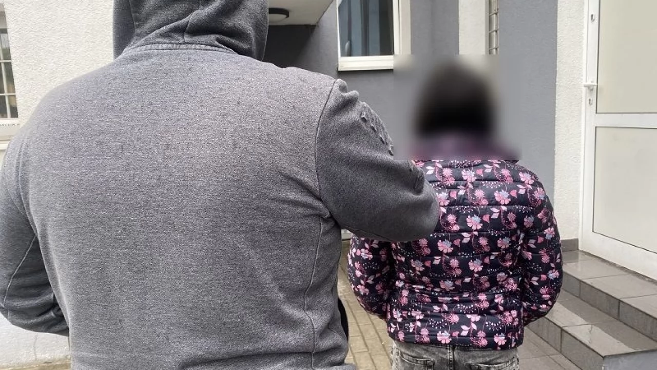 Para odpowie za usiłowanie kradzieży. Naładowali pełen wózek zakupów i szarpali się z ochroniarzem