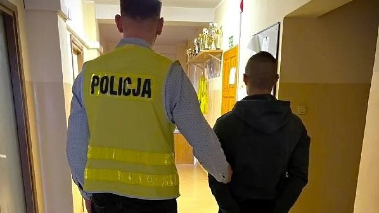 Był poszukiwany za przestępstwo w Tczewie. Tylko pogorszył swoją sytuację