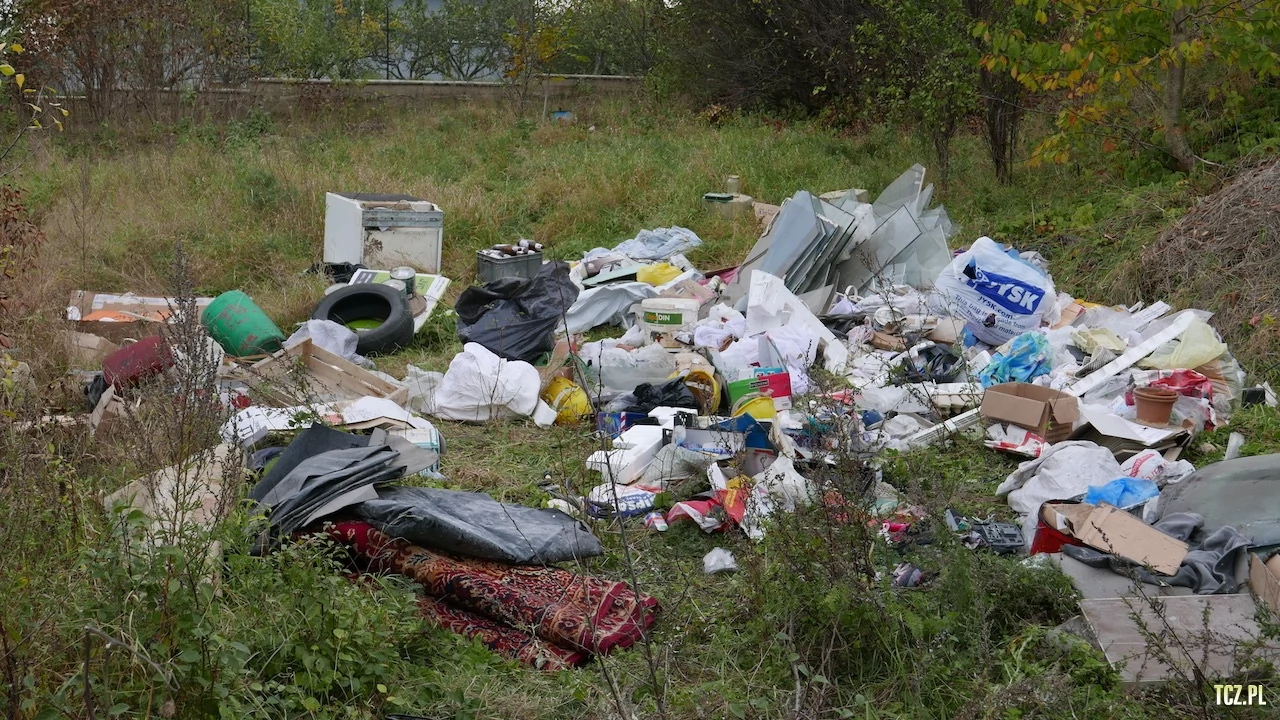 NIElegalne wysypisko na Rokitkach? [FOTO] [bez komentarza]