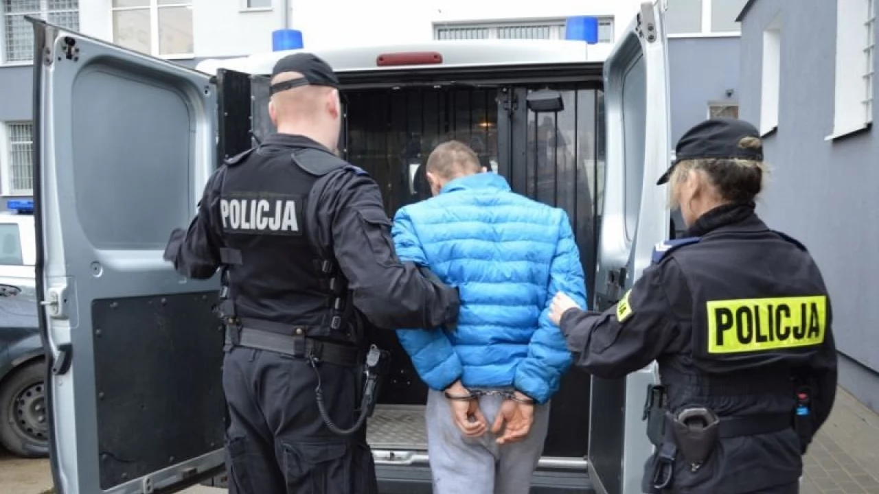 Wpadł na włamaniu do kontenerów. Starogardzianin wybrał się po meble