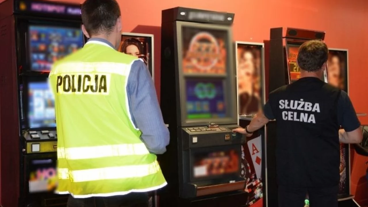 Mundurowi idą na wojnę z nielegalnym hazardem