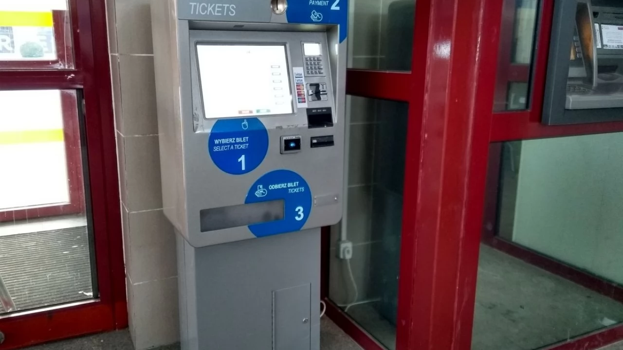 Jest biletomat na dworcu, ma pojawić się system dynamicznej informacji pasażerskiej