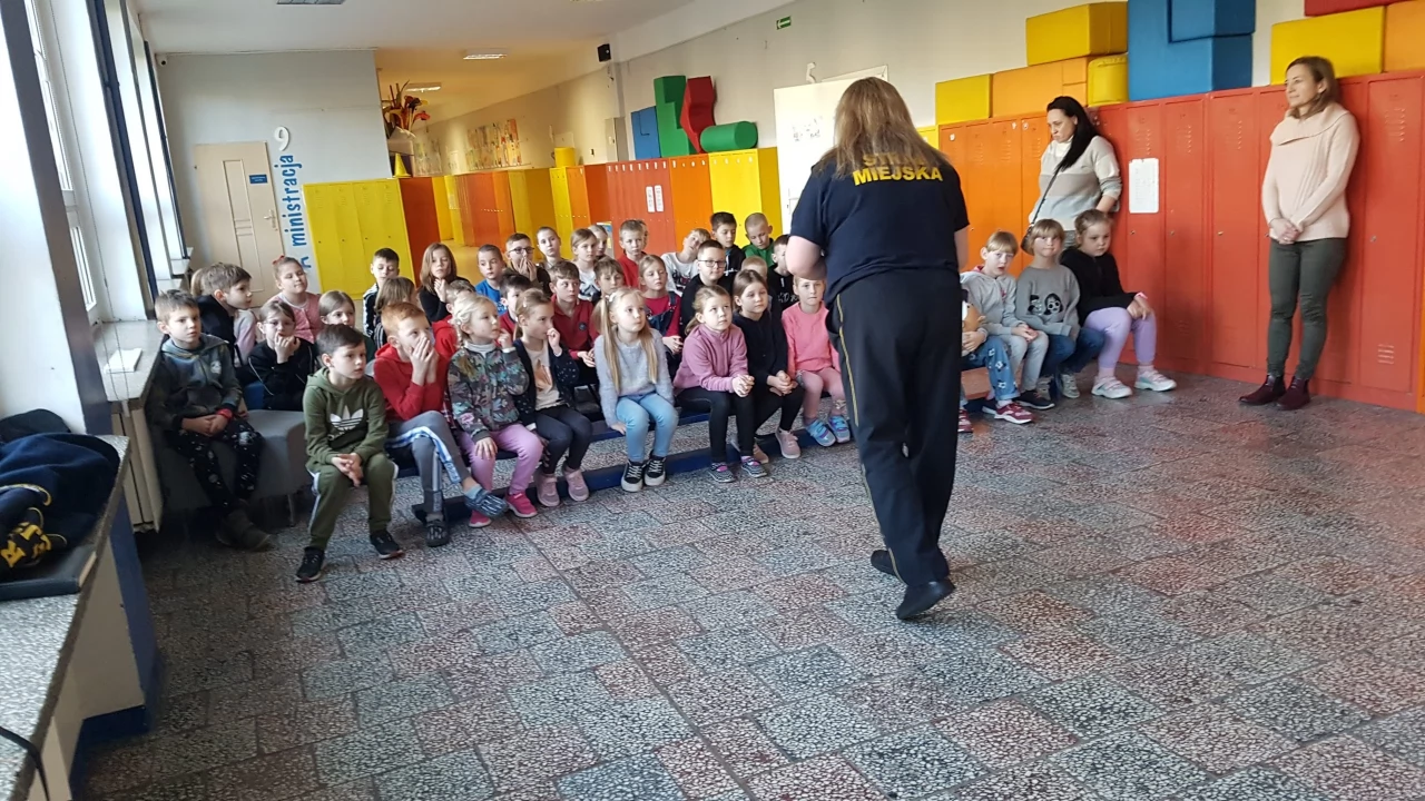 O bezpiecznych feriach z funkcjonariuszką Straży Miejskiej