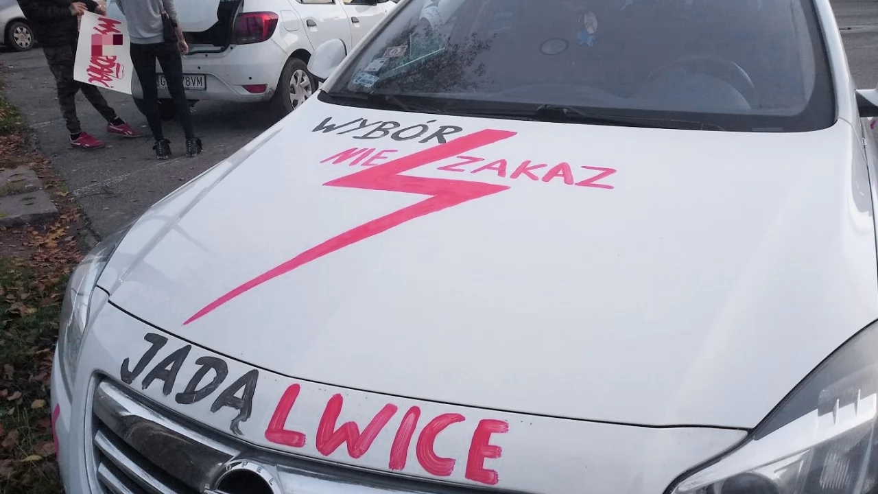 Wezwania za sygnały świetlne i dźwiękowe na strajku kobiet