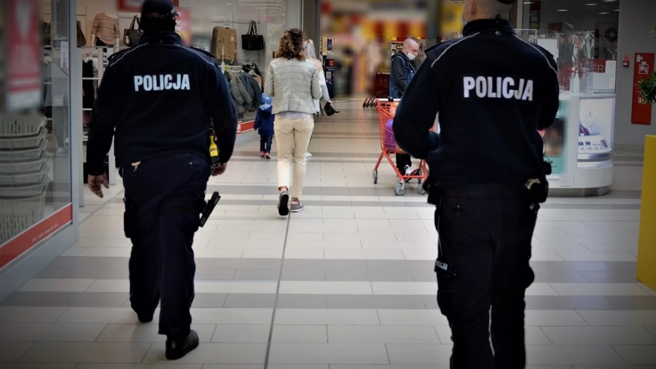 Policjanci i sanepid wspólnie działają w zwalczaniu pandemii