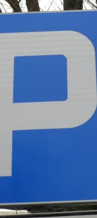 Parking pomieści około 8 aut