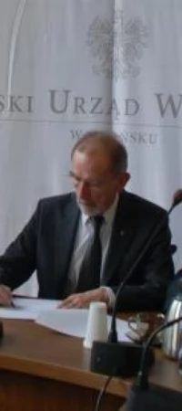 Wojewoda pomorski Ryszard Stachurski podpisał umowy z beneficjentami
