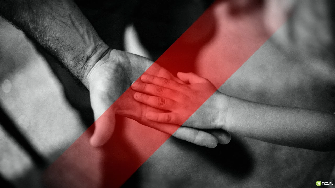 Nakłaniał małoletnie do poddania się czynności seksualnej. Rodzice ostrzegają przed mężczyzną kręcącym się pod szkołami