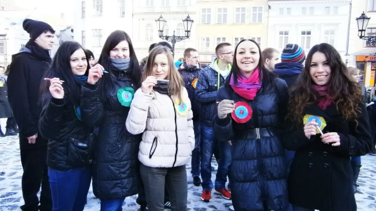 Maturzyści znowu zatańczą. Polonez na ulicach tczewskiej starówki