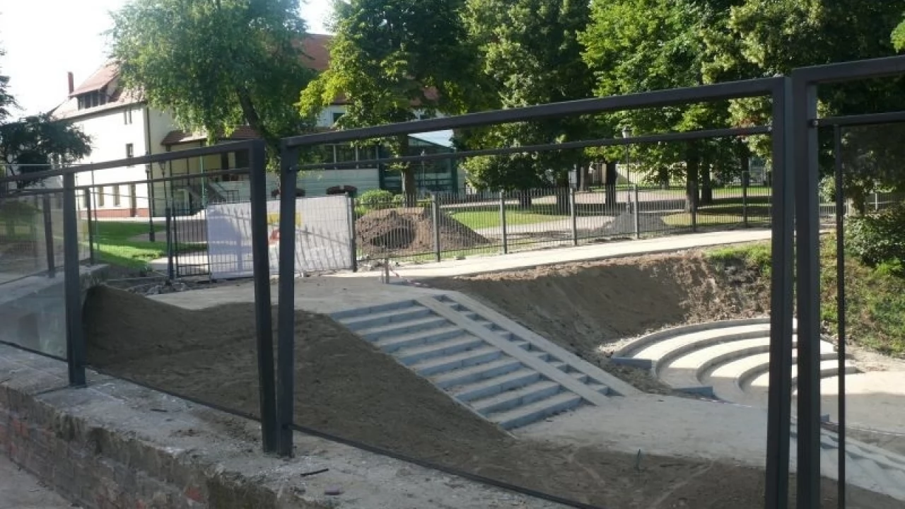 Mundurowi nocą przyjrzą się Staremu Miastu - urzędnicy mają już dość wandalizmu