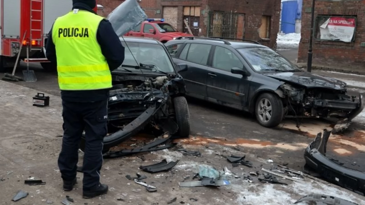 Czołówka w Pelplinie. Podczas wyprzedzania stracił panowanie nad pojazdem