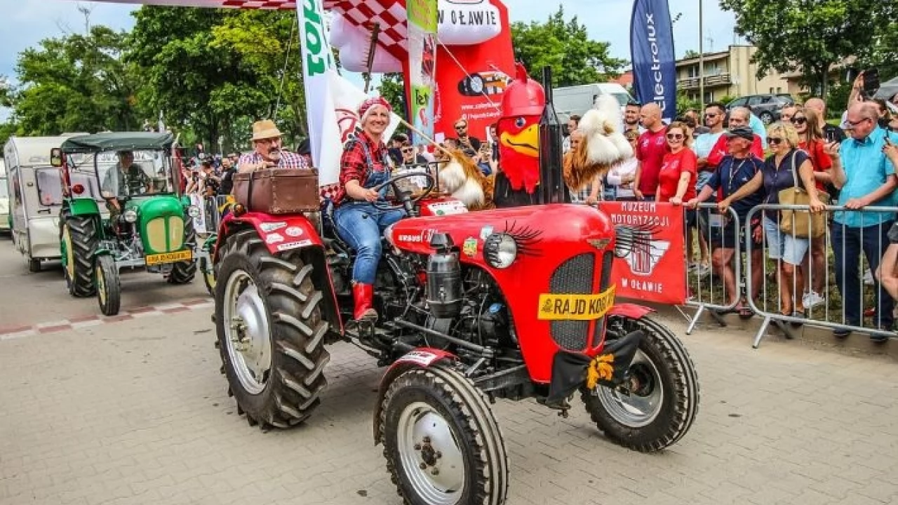 Rajd Koguta - jadą przez Tczew do Stegny