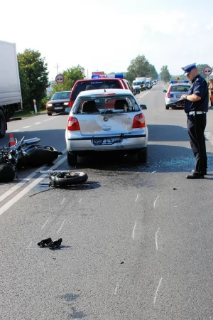 Wypadek drogowy z udziałem motocyklisty