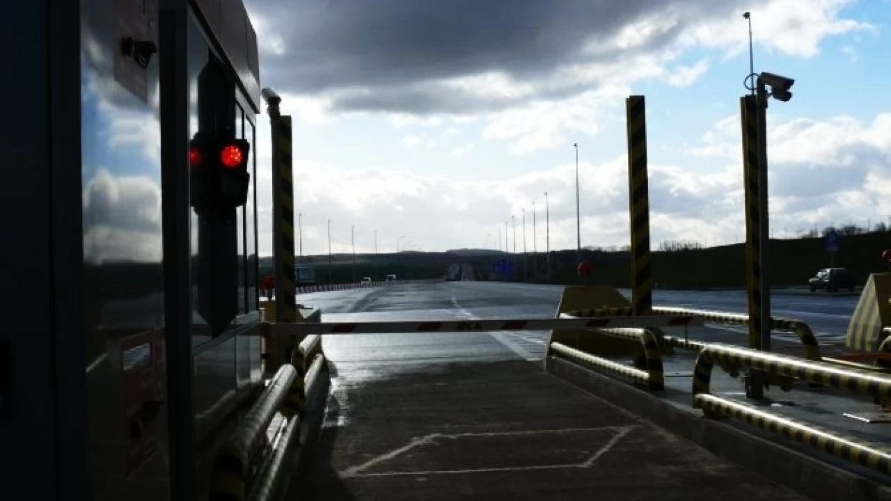 TIR zablokował ruch na autostradzie