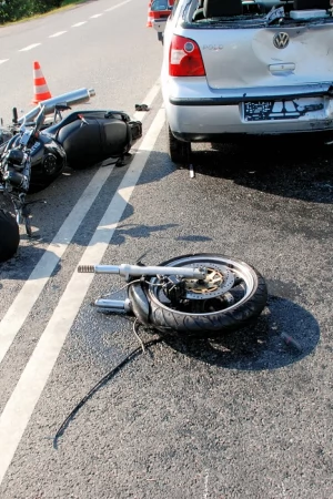 Wypadek drogowy z udziałem motocyklisty