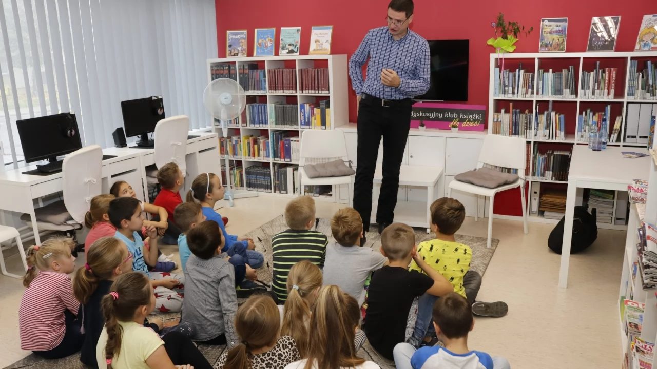 Miłośnicy książek spotkali się ze znanym autorem literatury dziecięcej
