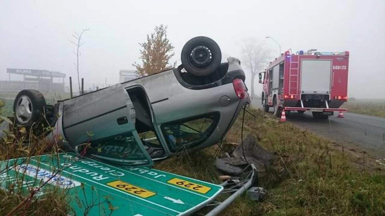 Dachowanie w Pelplinie. Na szczęście bez poszkodowanych
