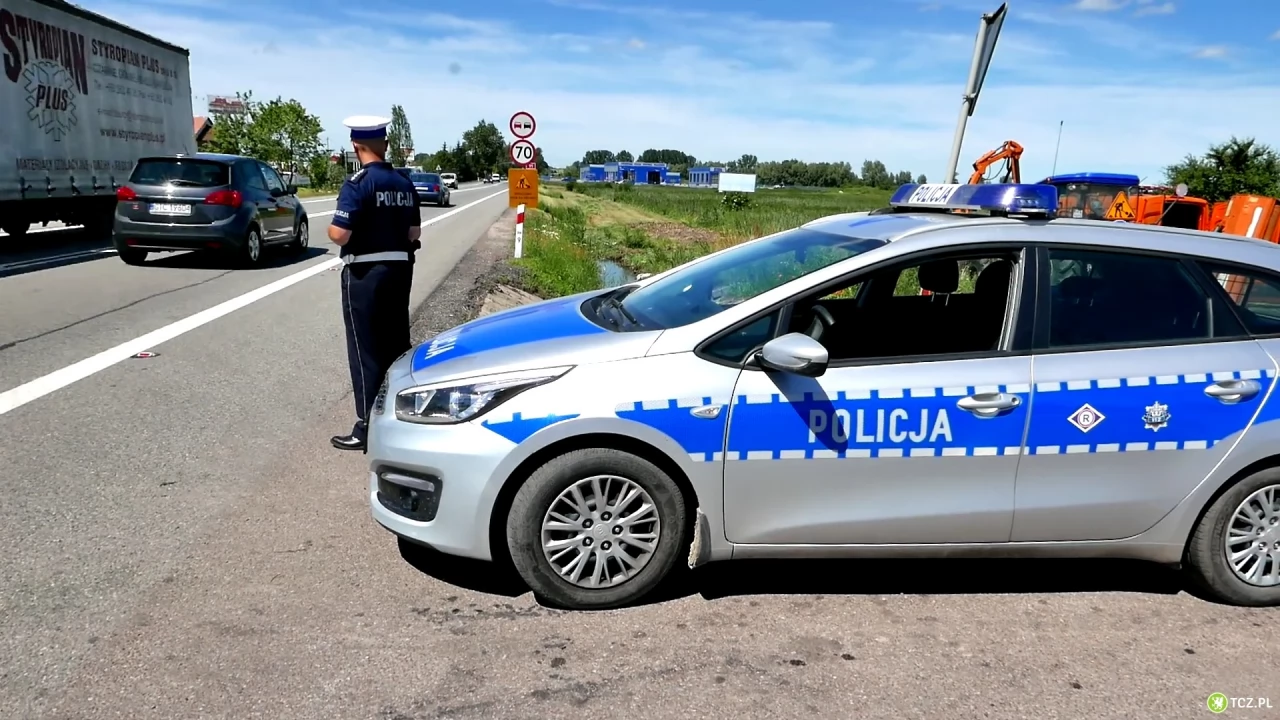 Długi weekend na drogach. Zatrzymane prawa jazdy i dwóch pijanych kierowców