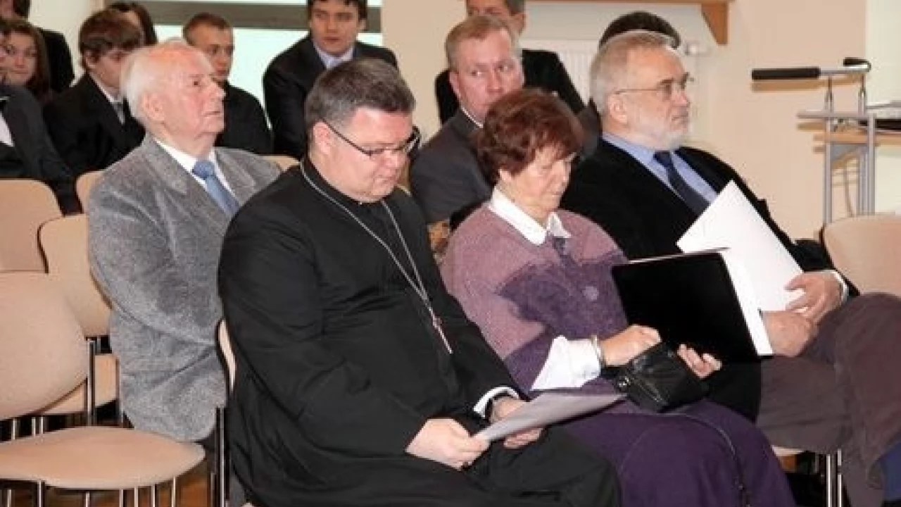 "Ks. Janusz Pasierb" - człowiek dialogu. Zakończyła się konferencja w Pelplinie