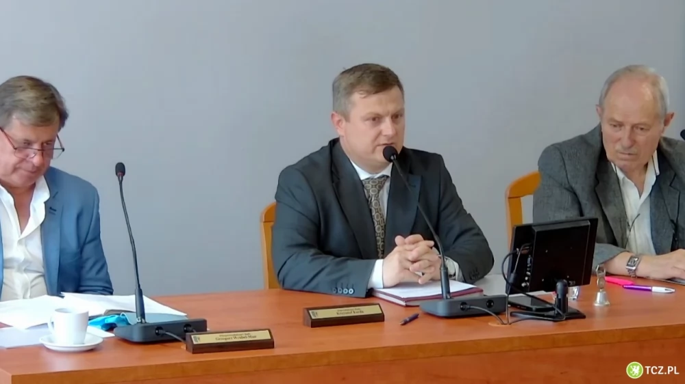 Nieudana rebelia przeciw przewodniczącemu Rady Powiatu. Krzysztof Korda stracił stanowisko na... trzy godziny