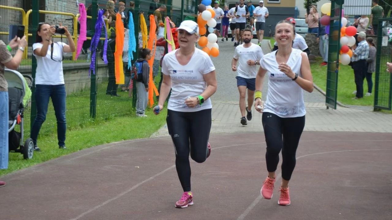 W szczytnym celu przebiegli i przejechali 620 km
