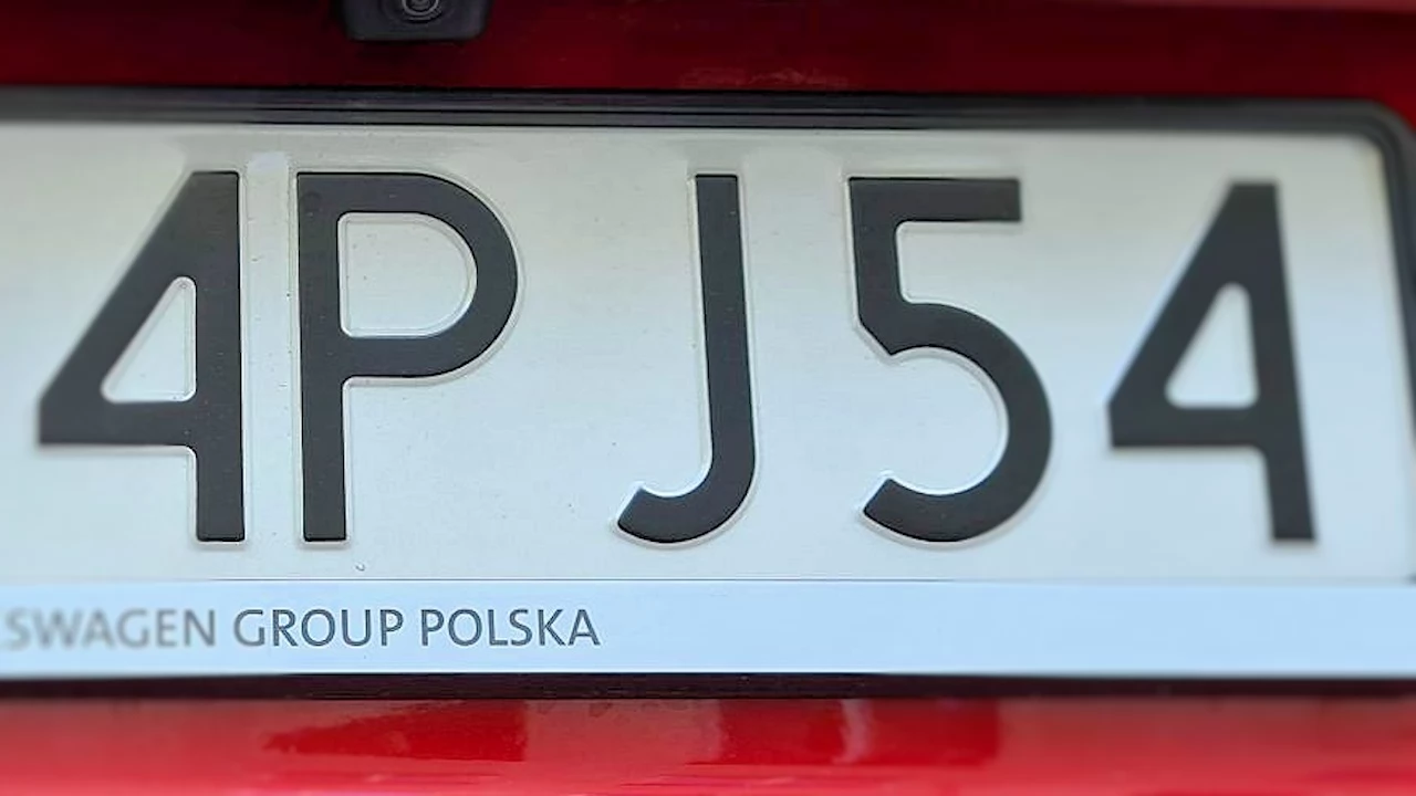 MI: Będzie można zachować dotychczasowe tablice rejestracyjne oraz czasowo wycofać z ruchu samochód osobowy