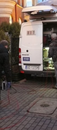 Przed ratuszem stanął wóz transmisyjny