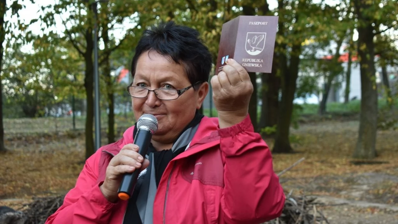 Seniorzy pierwszymi Honorowymi Obywatelami Republiki Gniewskiej