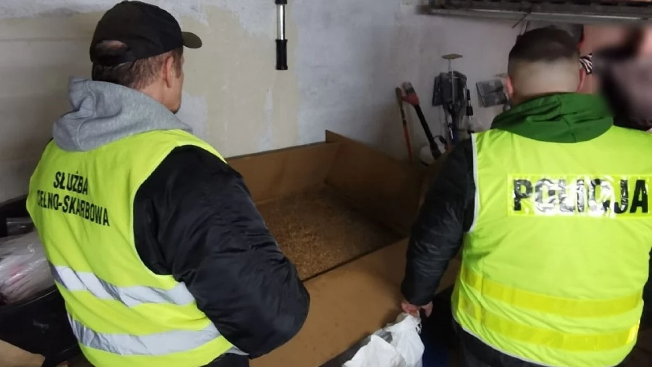 200 kg tytoniu leżało w garażu. Straty dla budżetu na ponad 200 tys. zł