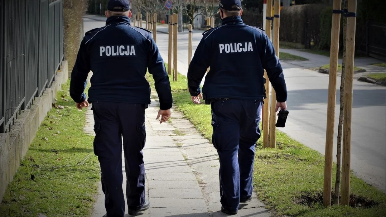 Policjanci apelują o stosowanie przepisów sanitarnych