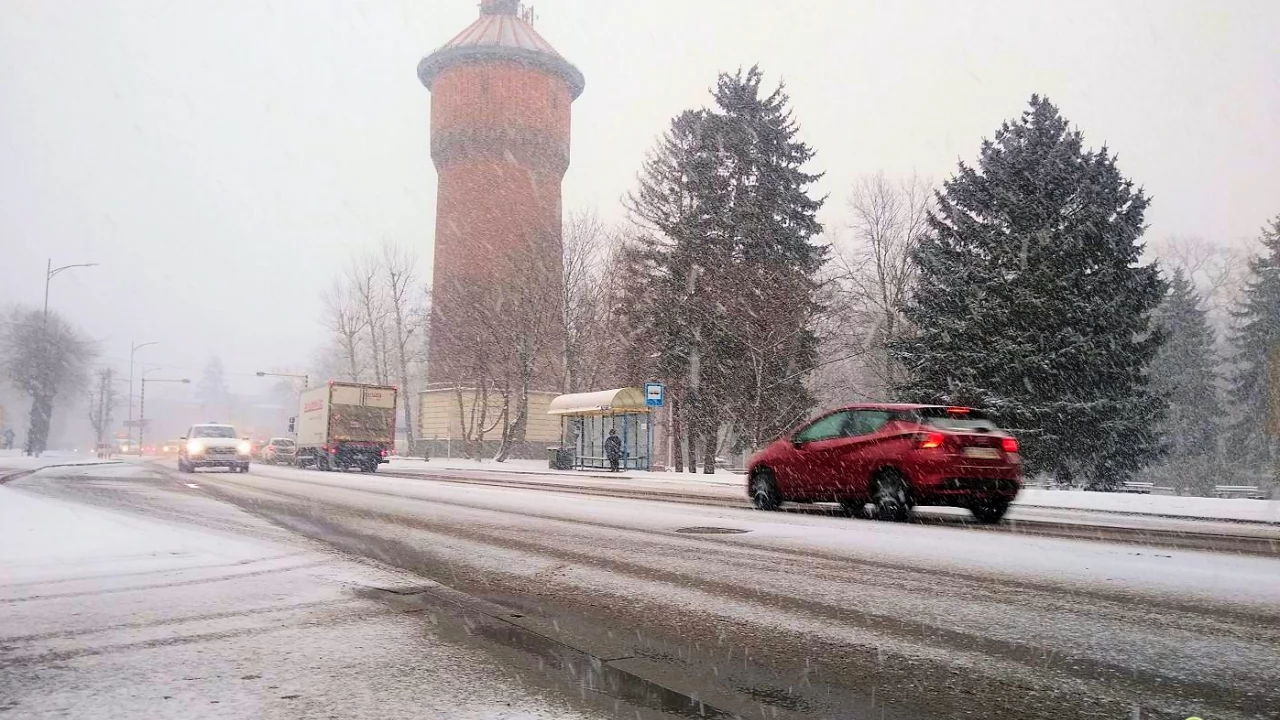 Synoptycy ostrzegają przed intensywnymi opadami śniegu