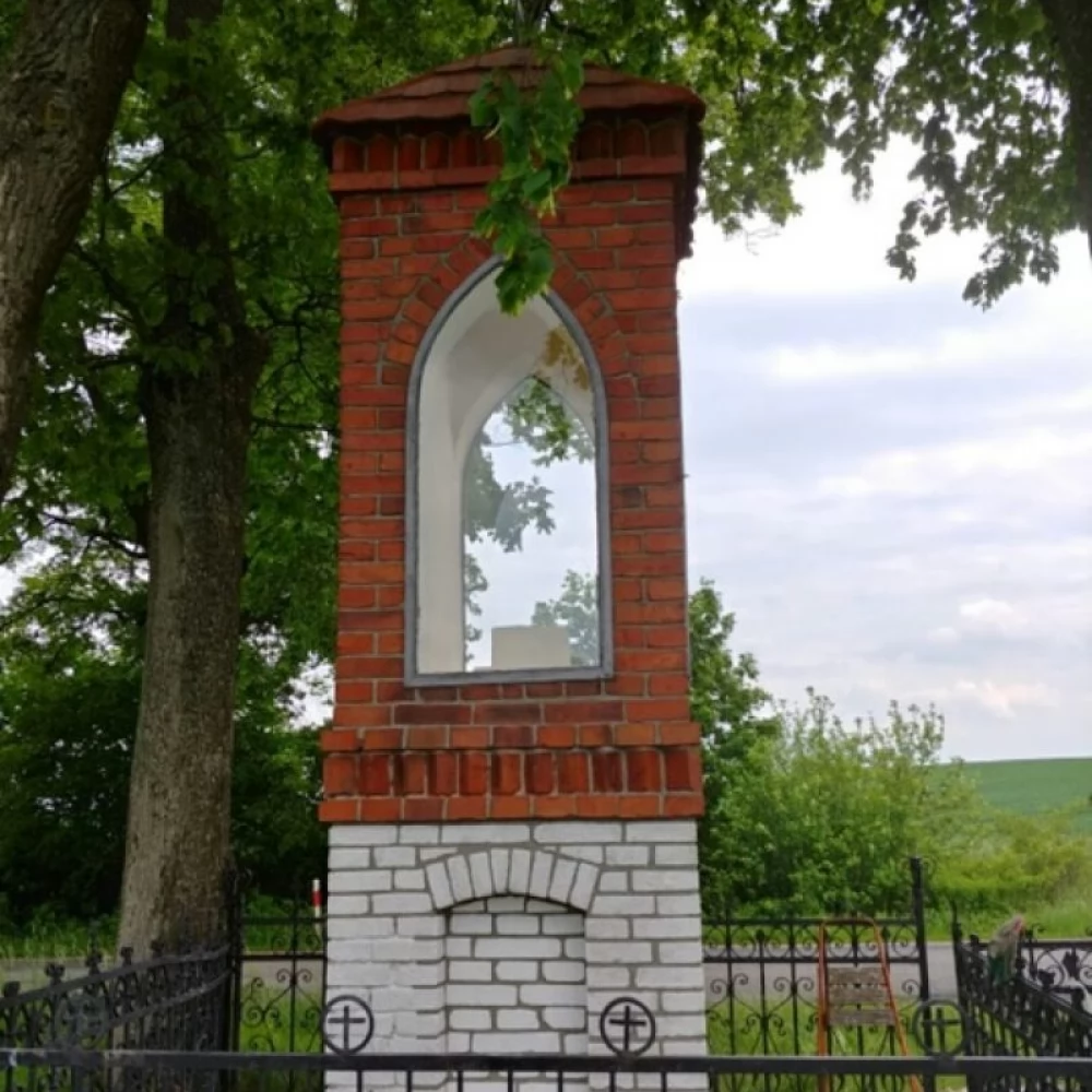 W dwudziestą rocznicę papieskiej wizyty odnawiają kapliczkę