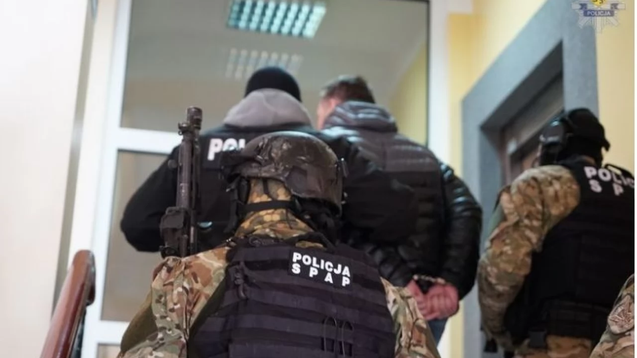 Takiej akcji jeszcze w Tczewie nie było! W busie narkotyki za kilkanaście milionów złotych