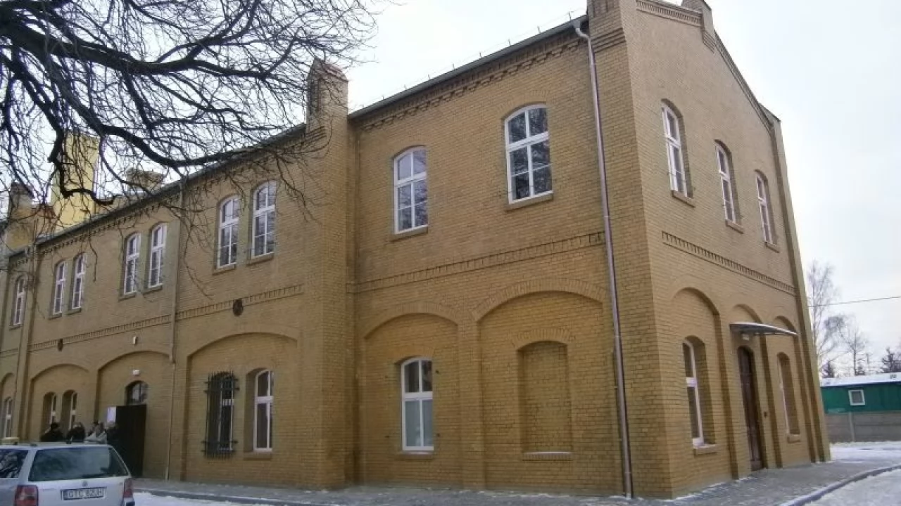 MOPS przyjmie interesantów w dawnym budynku dworcowym