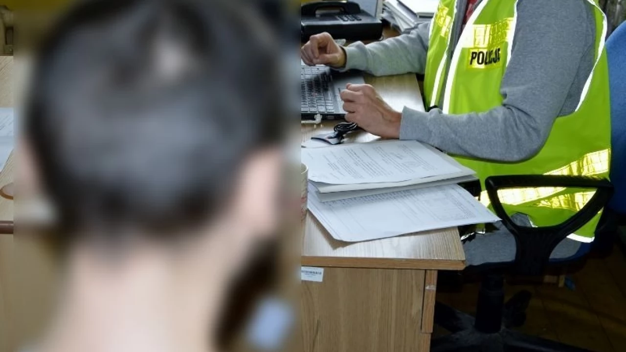 Podejrzanemu o ugodzenie kobiety nożem grożą dwa lata