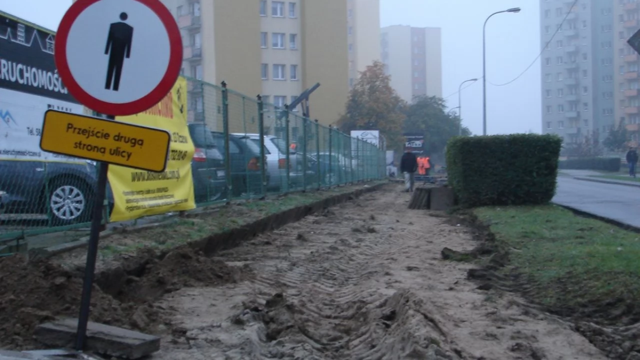 Kolejny etap wymiany chodnika na Jagiełły