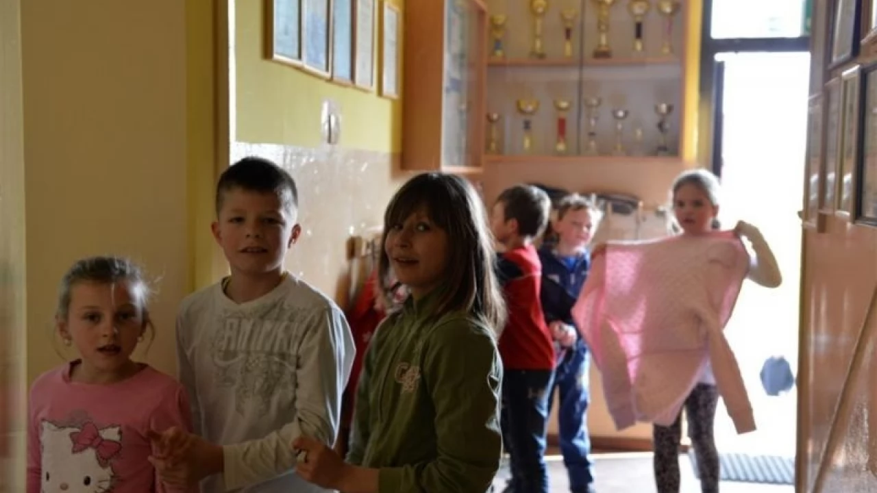 Piasecka szkoła doczeka się toalet - teraz uczniowie chodzą do sąsiedniego budynku