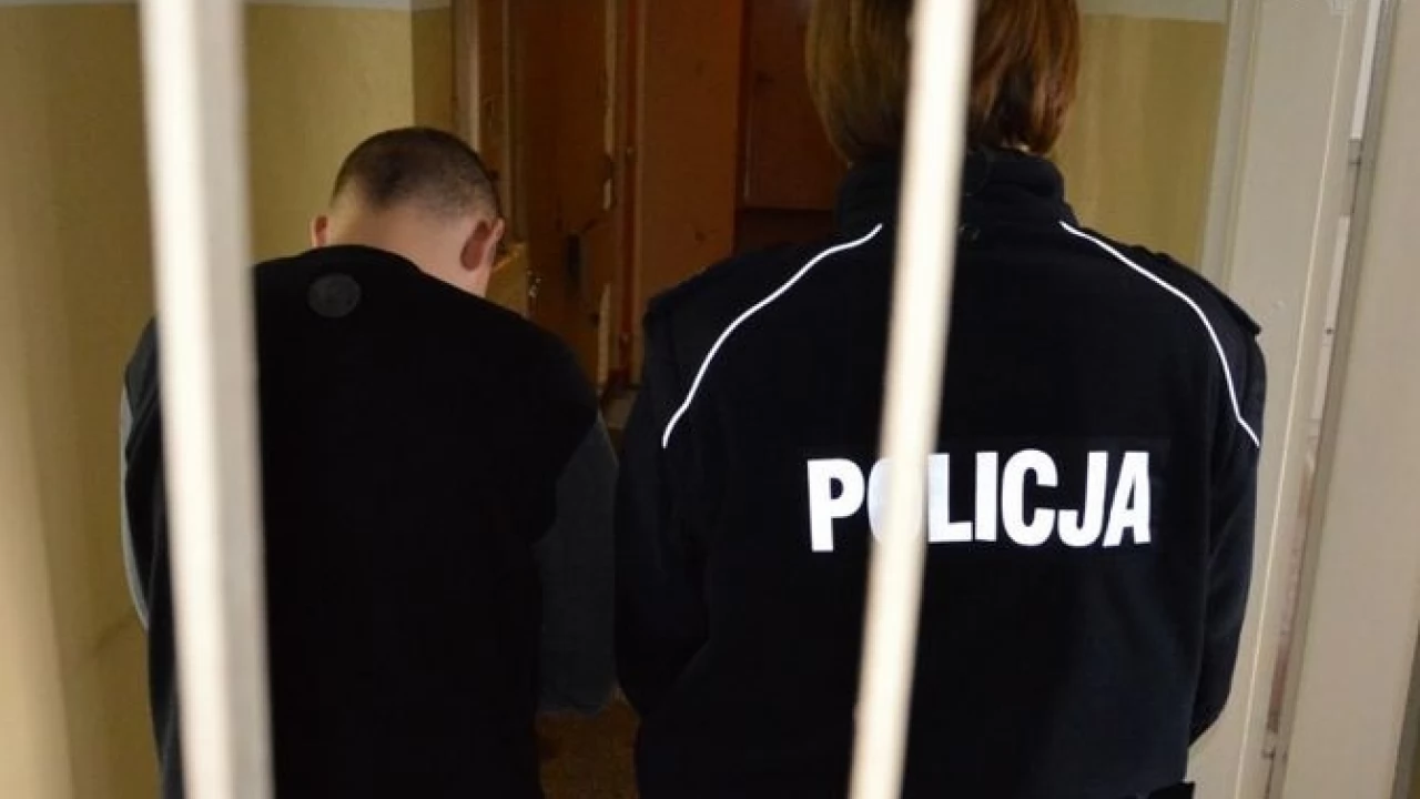 Zabrał spod lady 8 tys. zł. Okazało się, że to nie jedyna jego sprawka