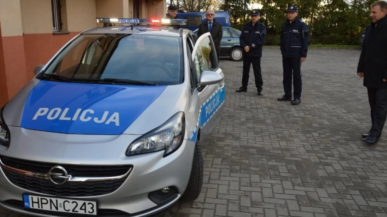Policjanci z Pelplina dostali nowe auto